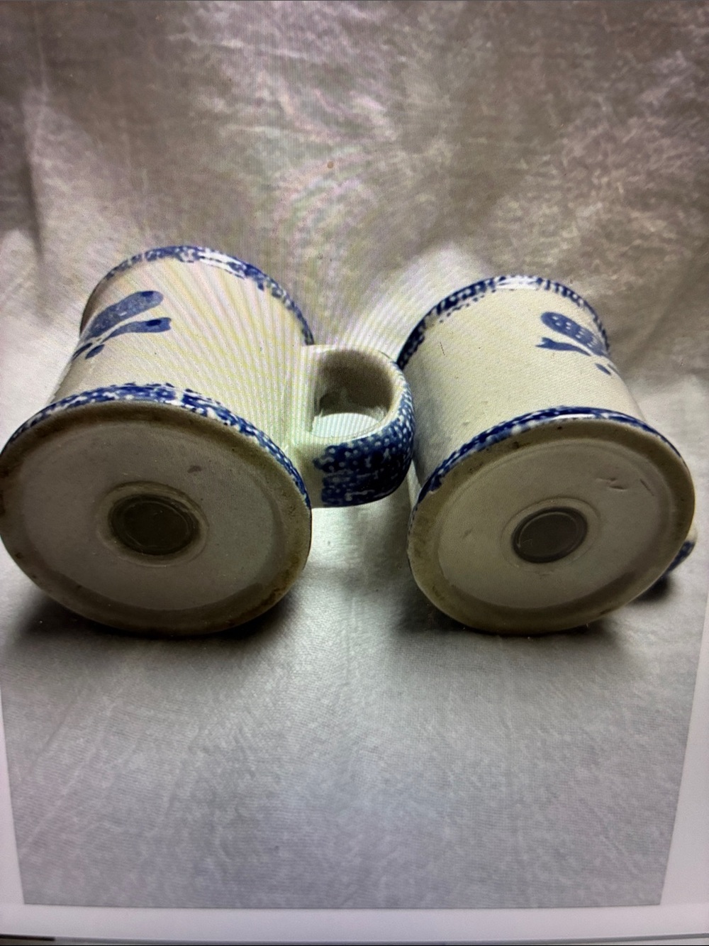 Cottagecore blue spongeware Heart Stoneware Salt & Pepper shakers 4.25” - Picture 7 of 8